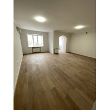 Продаж квартири-студії з авторським ремонтом у центрі Кам'янця-Подільського