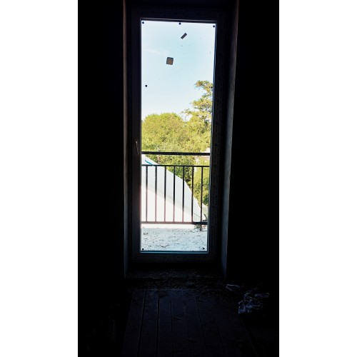 Продам двокімнатну в центрі