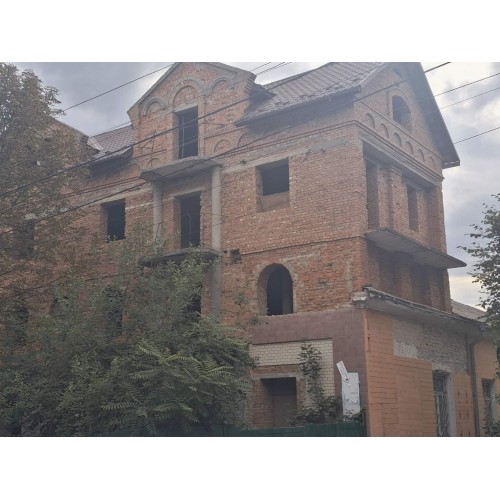 Продається комерційний об'єкт 1057,2 м² в центрі м. Кам'янець -Подольский 