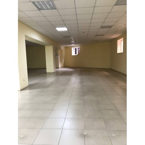 Здається просторе приміщення 190 м² в оренду у Кам’янці-Подільському