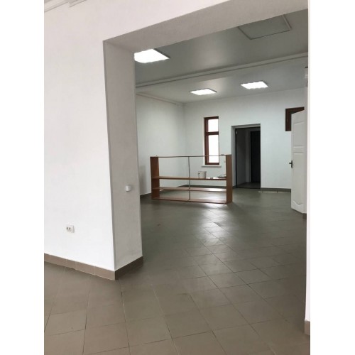 Оренда комерційного приміщення біля Центрального ринку в Кам’янці-Подільському
