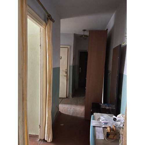 Продається 3-х  кімнатна квартира в центрі міста Дунаївці
