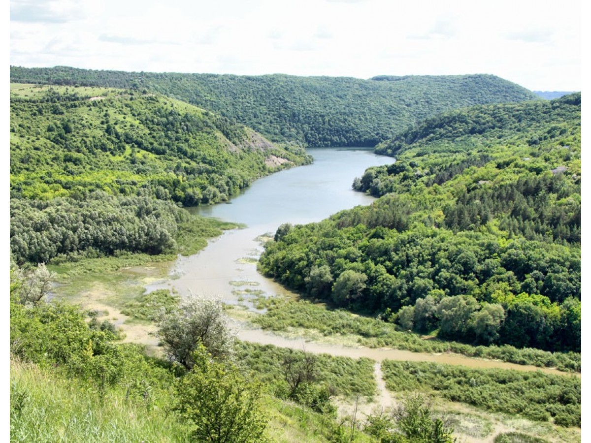 Чому вигідно купити будинок у селі в Кам’янець‑Подільському районі: переваги для життя, інвестицій та якості